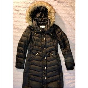 Michael Kors Faux-Fur-Trim Hooded Down Coat